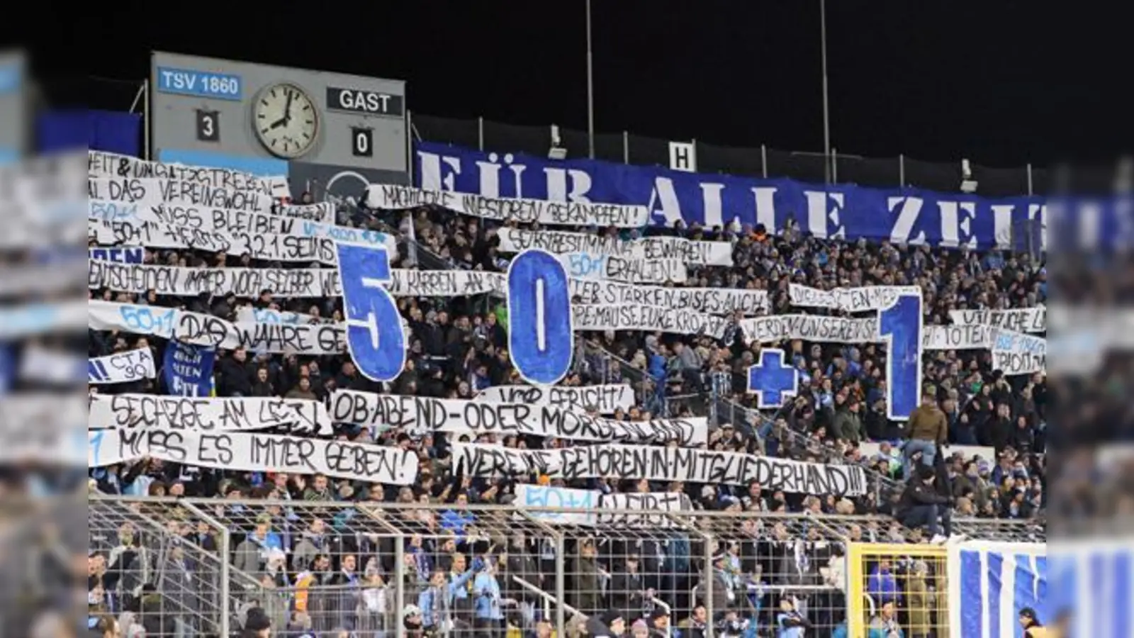 Schwierige Beziehung: die Fans des TSV 1860 und Investor Hasan Ismaik.  (Foto: Anne Wild)
