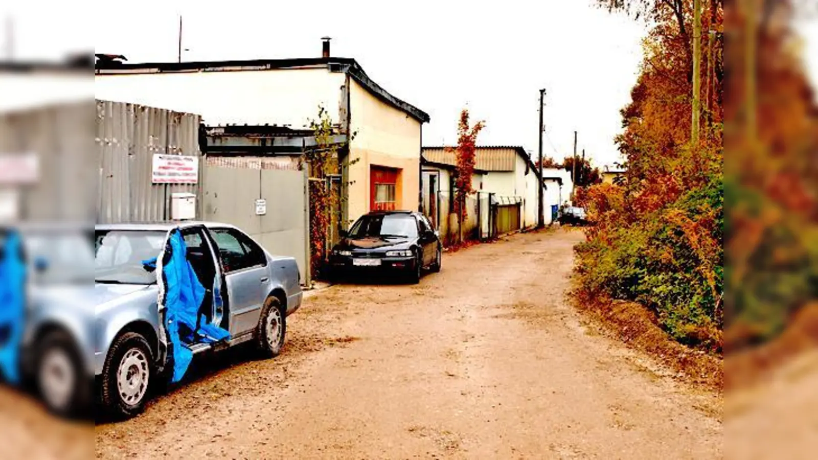 Teile des Rappenwegs muten an wie ein Schrottplatz  nun soll ein offizielles Gewerbegebiet entstehen.	 (Foto: Kohnke)