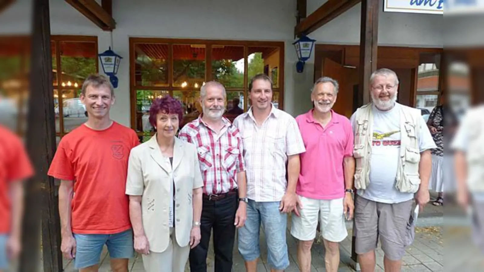 Der Vorstand des TSV Neufahrn ist endlich komplett: (v.l.) Herbert Mim (Sportwart), Anita Salzbrunn (Kasse), Jakob Nagl (1. Vorstand), Dr. Christian Kallinger (2. Vorstand), Jochen Fink (3. Vorstand), Karl Jäger (Schriftführer).  (Foto: bb)