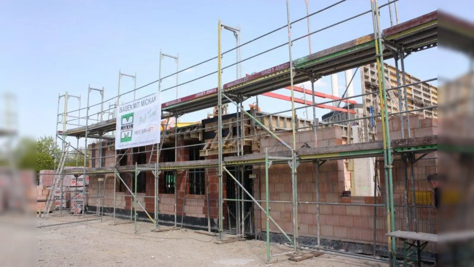 Der neue Bau der Waldorfschule: Hier entsteht u.a. die Turnhalle. (Foto: job)