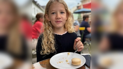 Damit die kleine Clara aus Hohenbrunn wieder ganz gesund werden kann, braucht es schnell einen passenden Stammzellenspender. (Foto: www.dkms.de/clara)