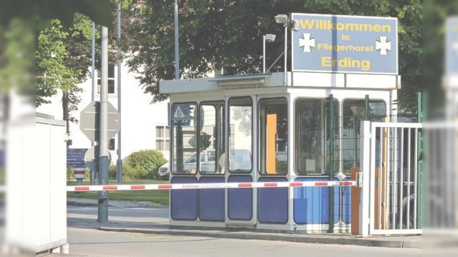 Es könnte noch eine ganze Weile dauern bis die Bundeswehr den Erdinger Fliegerhorst geräumt hat und der Stadt die Fläche zur Verfügung steht. 	 (Foto: bb)
