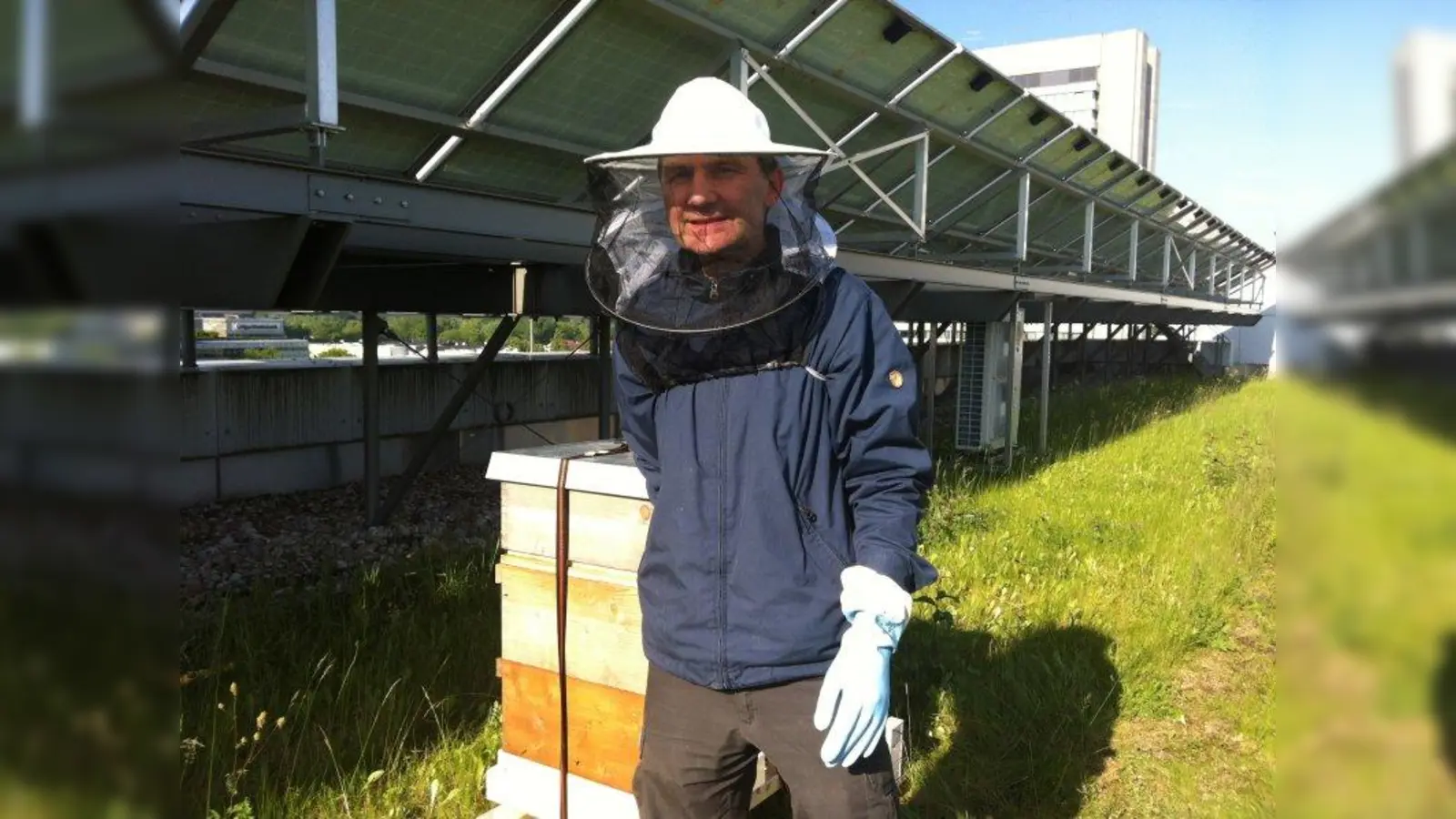 Ralf Armbrecht, Diplom-Biologe und Hobby-Imker. (Foto: Ulrike Möhle)