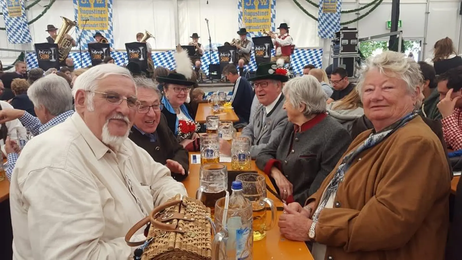 Walter Heinrich (l.) initiierte das Seniorentreffen vor zehn Jahren. (Foto: privat)