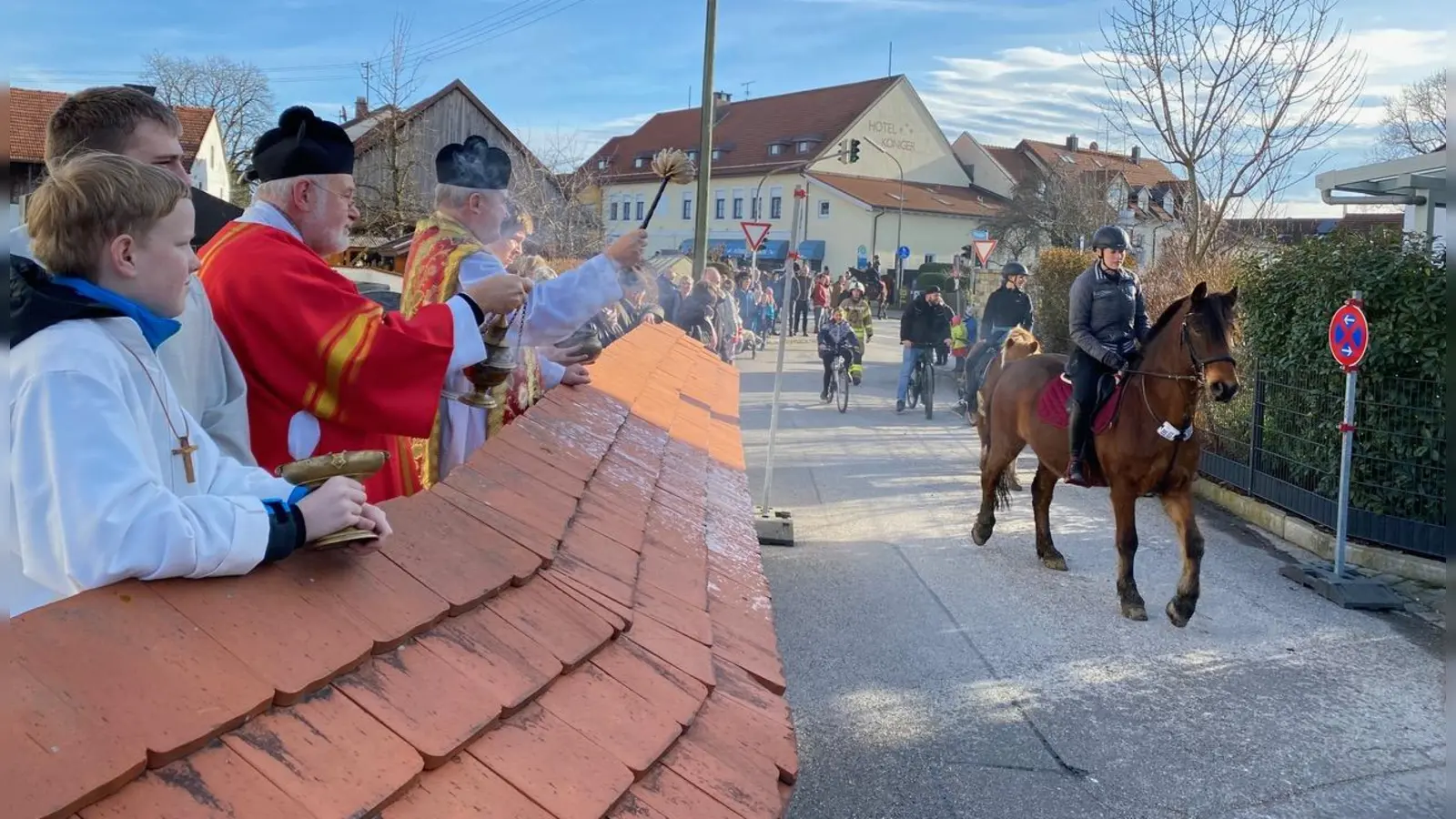Beim traditionsreichen Stephaniritt werden Ross und Reiter in Landsham gesegnet.  (Foto: Gabriele Heigl)