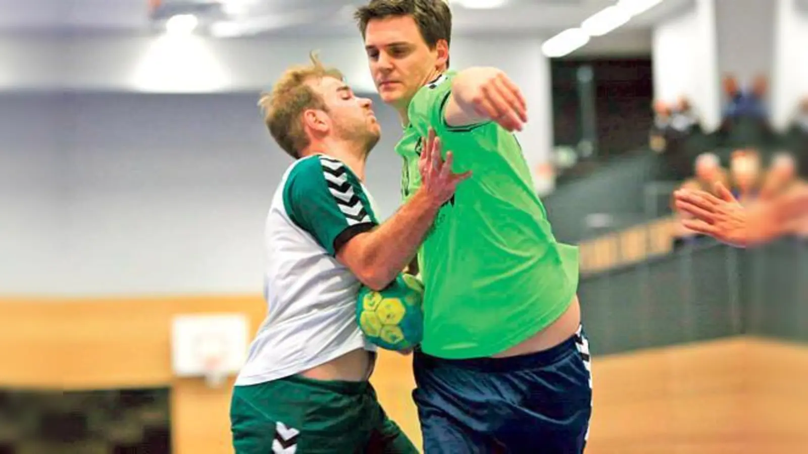 Mit acht Treffern war Andreas Fürst (r.) der bester Werfer für die Heimmannschaft.	 (Foto: Dominik Stelzer)
