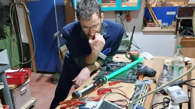 Im Repair Café helfen Freiwillige dabei, defekte Dinge wieder instand zu setzen. (Foto: HEi Repair Café)