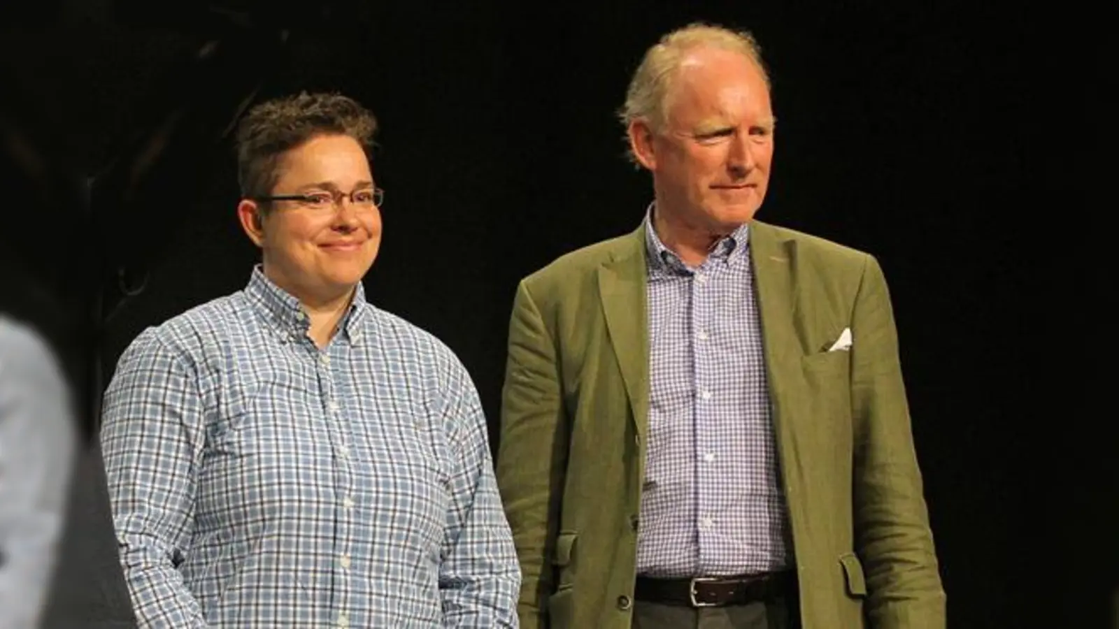 Weltrekordlerin bei den Löwen: Birgit Kober mit Verwaltungsrat Robert von Benningsen.  (Foto: Anne Wild)