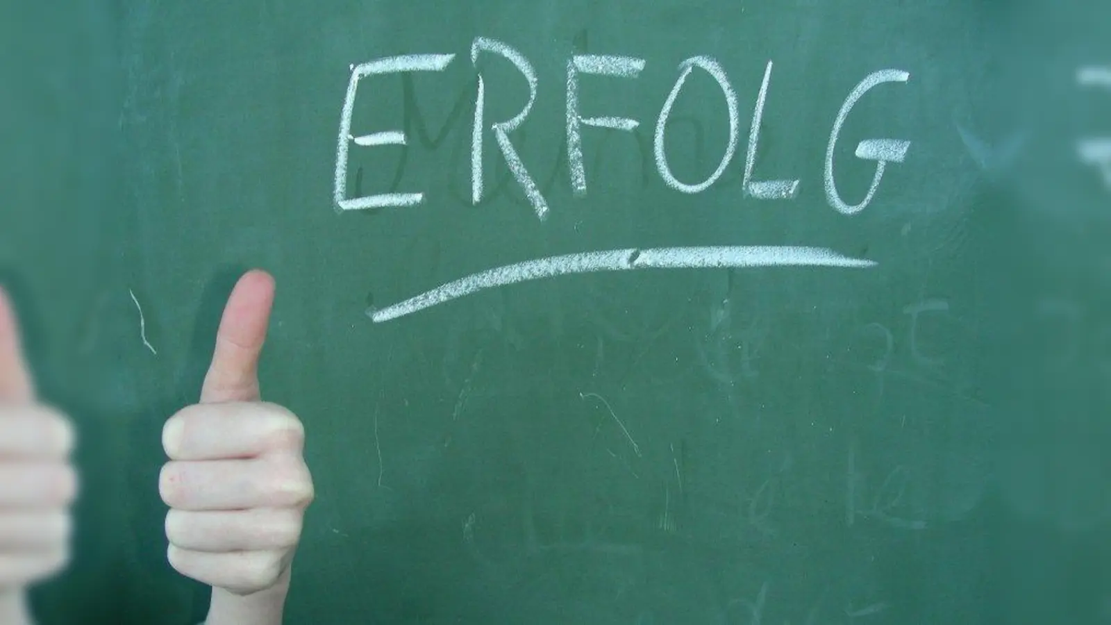 Auch Realschüler unter 15 Jahren dürfen in den Ferien „Schnupperpraktika” machen - ein Gewinn für Jugendliche und Unternehmen. (Foto: S. Hoefschlaeger / pixelio.de)