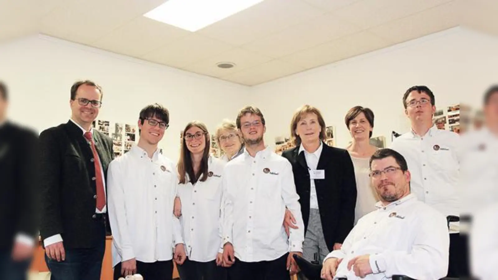 Markus Rinderspachers, Stadträtin Birgit Volk (3.v.l.), Bürgermeisterin a.D. Dr. Gertraud Burkert (Mitte) und MdL a.D. Dr. Hildegard Kronawitter (4.v.l.) zeigten sich von den »Rollis« begeistert.  (Foto: SPD)