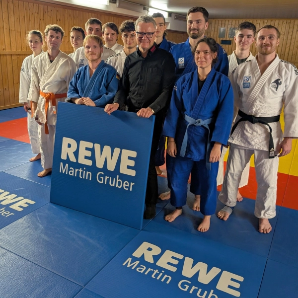 Das Judo Team Grafing freut sich über das wachsende Interesse neuer Judoka und die Unterstützung von Martin Gruber. (Foto: Martin Gruber)