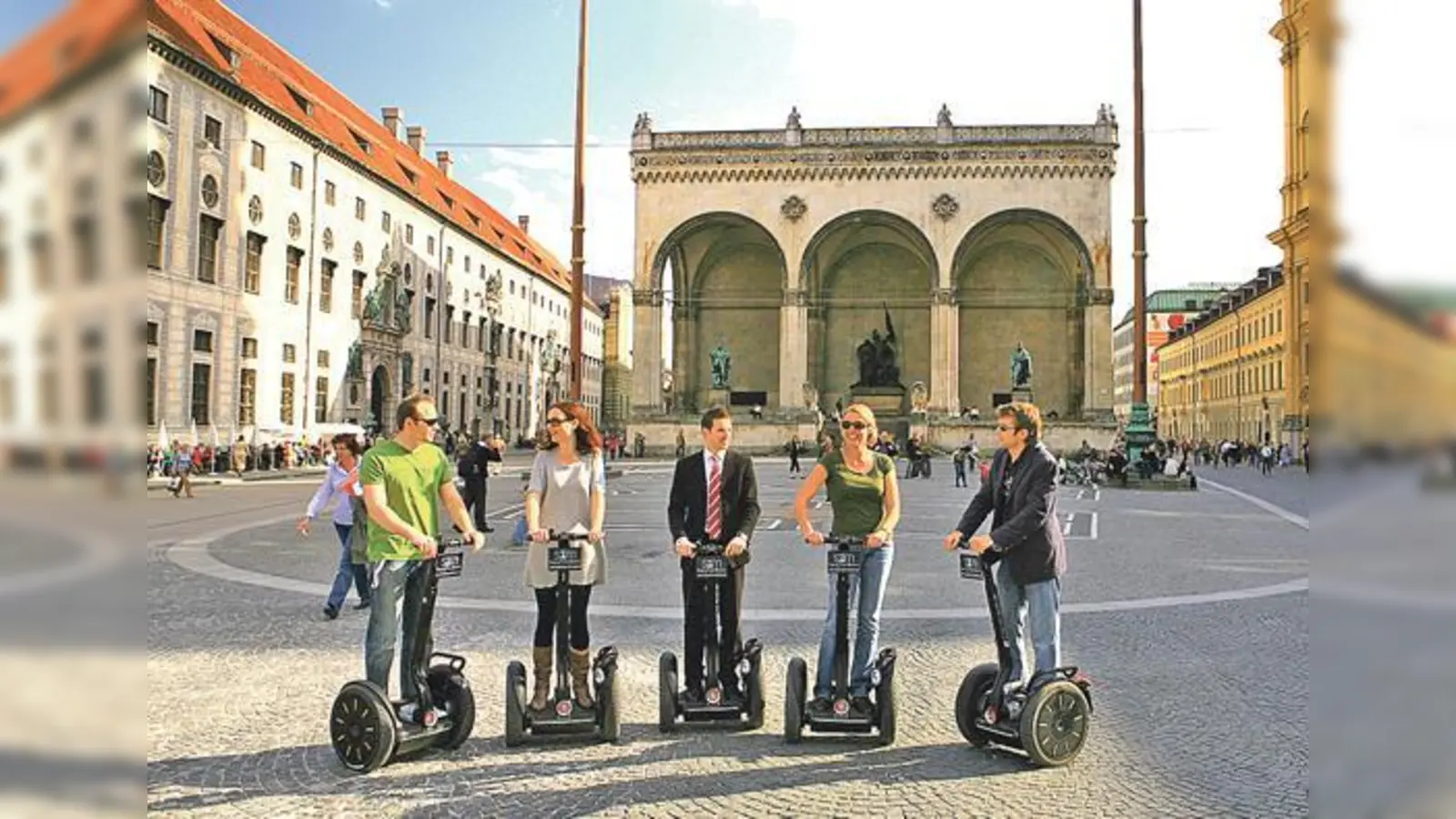 Aufrecht durch München: Die originellen »Stadtrundfahrten« sind bei Touristen wie Einheimischen gleichermaßen beliebt.	 (Foto: STM)