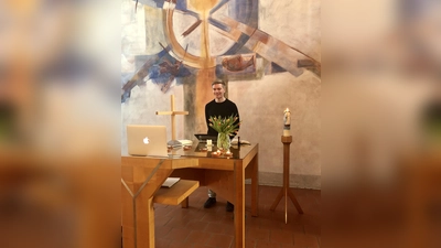 Vikar Tim Sonnemeyer gestaltet zusammen mit seinen Kollegen online-Andachten für die Gläubigen. (Foto: VA)