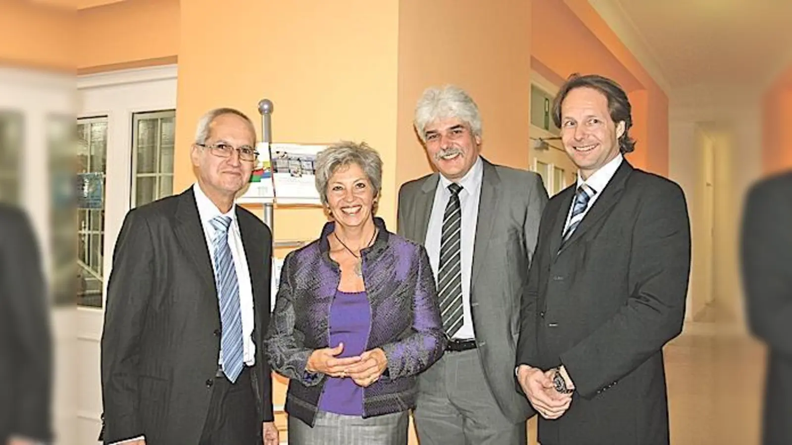 Prof. Dieter Grab, Dr. Elizabeth Harrison, Dr. Olaf Neumann und Dr. Frank Carlos Spickhoff (v. l.).	 (Foto: ar)