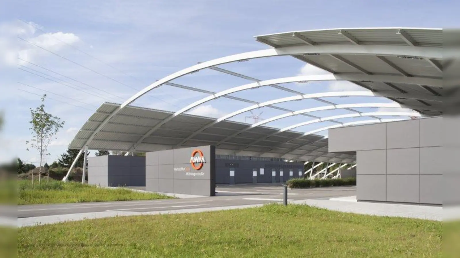 Preis für das gewölbte Dach am Wertstoffhof Mühlangerstraße. (Foto: AWM)