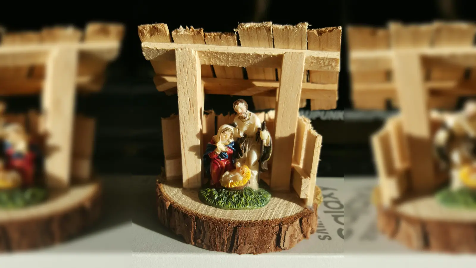 Zu erwerben auf dem Christkindlmarkt gibt es auch vielfältige Weihnachtsdekoration. (Foto: VA)