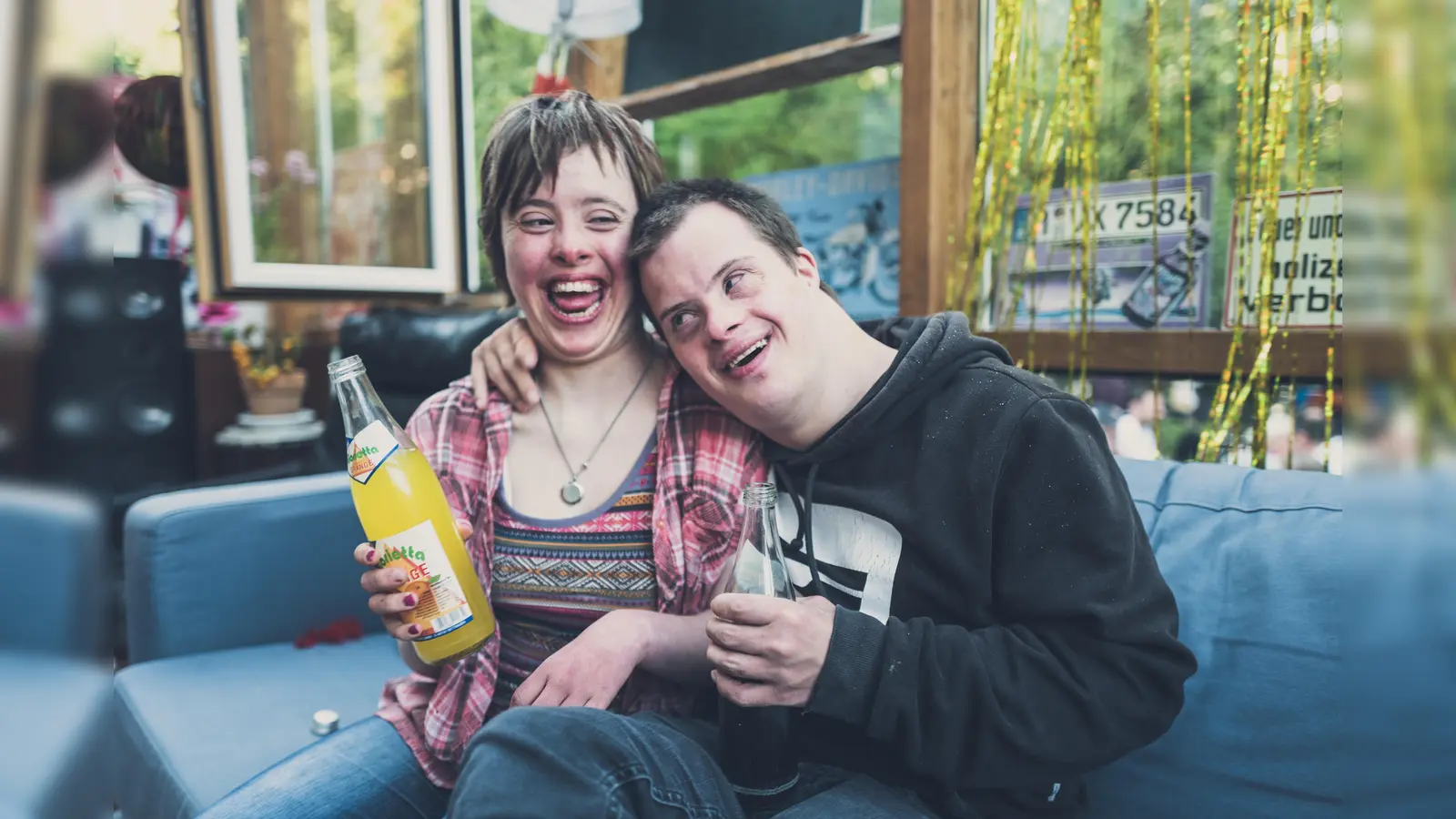 Die Menschen sind verschieden. Gleich ist ihnen allen die Freude am Feiern und an der Gemeinschaft. Die evangelische Jugend und weitere Institutionen laden zum exklusiven inklusiven Tanz in den Mai ein. (Foto: Simon Fritz)