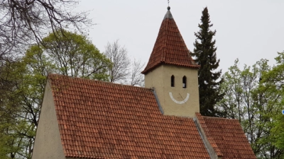 Die Pfarrei St. Emmeram bittet weiterhin um Spenden für das Nikolauskircherl, das derzeit saniert wird. (Foto: Archiv)
