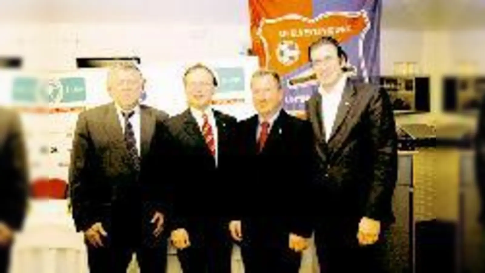 Der frisch gebackene Vorstand der SpVgg (v. l.) Anton Schrobenhauser, Engelbert Kupka, Peter Wagstyl und Michael Durach hat viel vor. (Foto: Bauer)