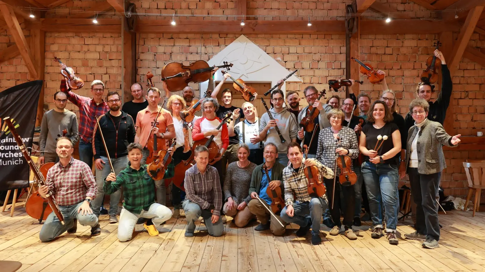 Münchens einziges queeres Orchester gibt zusammen mit den Münchner Philharmonikern in der Pride Week ein buntes Konzert.  (Foto: © RSO-M)