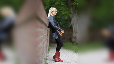 Andrea Limmer gehört zu den Künstlern, die am 15. März bei der Kleinkunstbühne in Deisenhofen auftreten. (Foto: Ringelstetter)