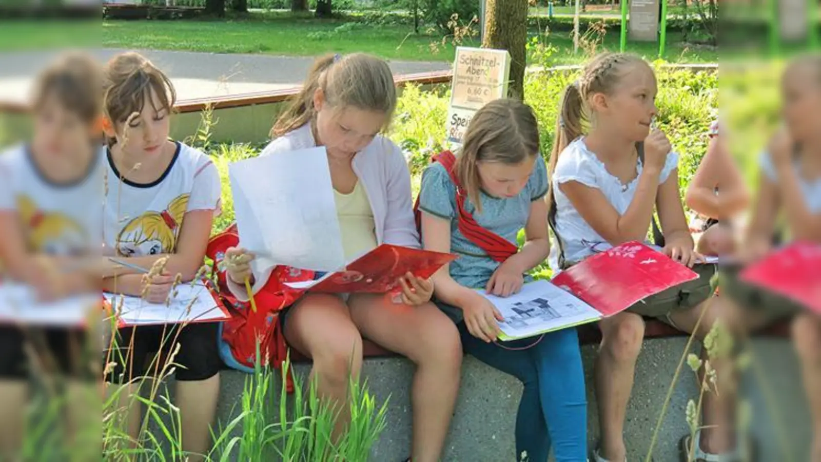 Vor Ort haben die Kinder die Bebauungspläne studiert und eigene Ideen entwickelt.  (Foto: PA/Spielen in der Stadt)