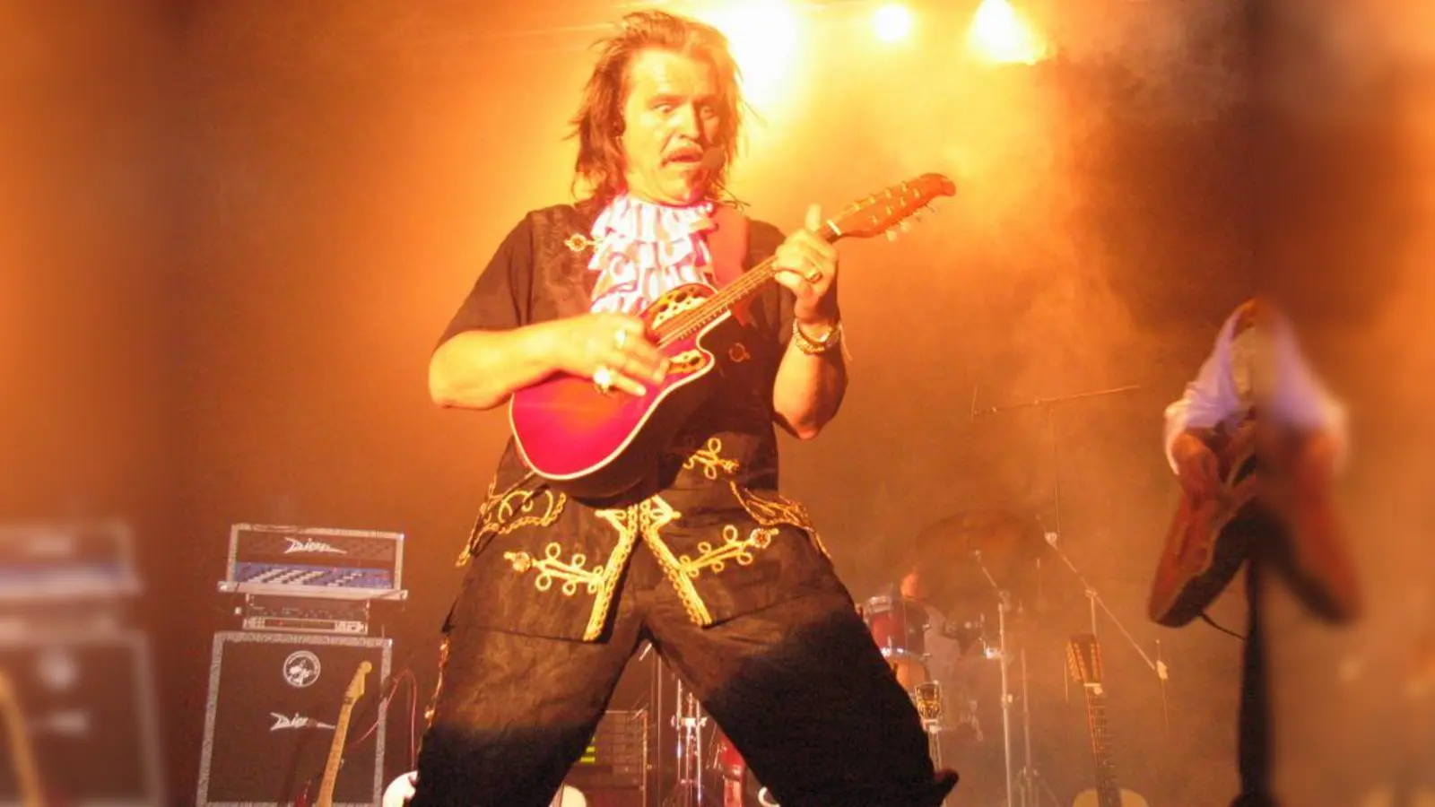 Robespierre spielt beim sechsten Forst-Kasten-Festival. (Foto: Robespierre)