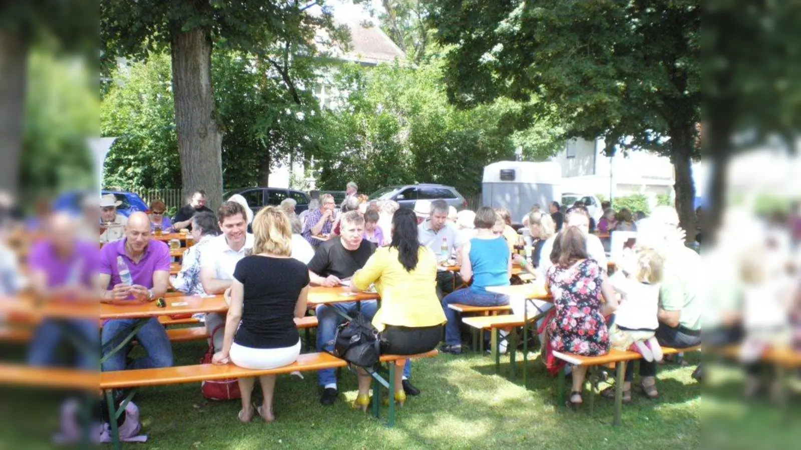 Zwei zentrale Benefizaktionen umrahmen das diesjährige Pfarrfest in Lochhausen: Zum einen die Renovierung der Kirche und zum anderen Spenden zugunsten des „Siddhi Memorial” Krankenhauses. (Foto: Wilhelm Tatrai)