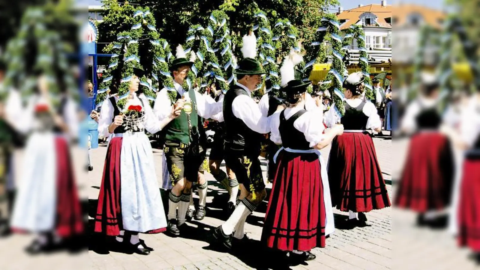 Zünftig geht es auch heuer wieder zu beim Moosacher Maibaumfest.	 (Foto: VA)