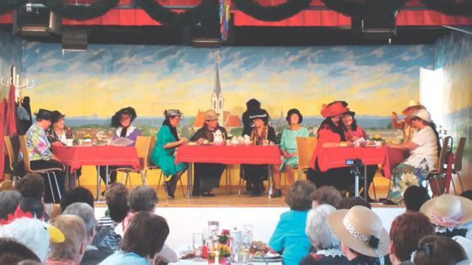 Die Paradiesvögel sorgen für einen unterhaltsamen Faschingsnachmittag.	 (Foto: VA)