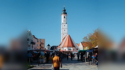 „Dorfen blüht”. Unter diesem Motto findet am Sonntag, 18. Mai, ein großer Markt statt. (Foto: red)