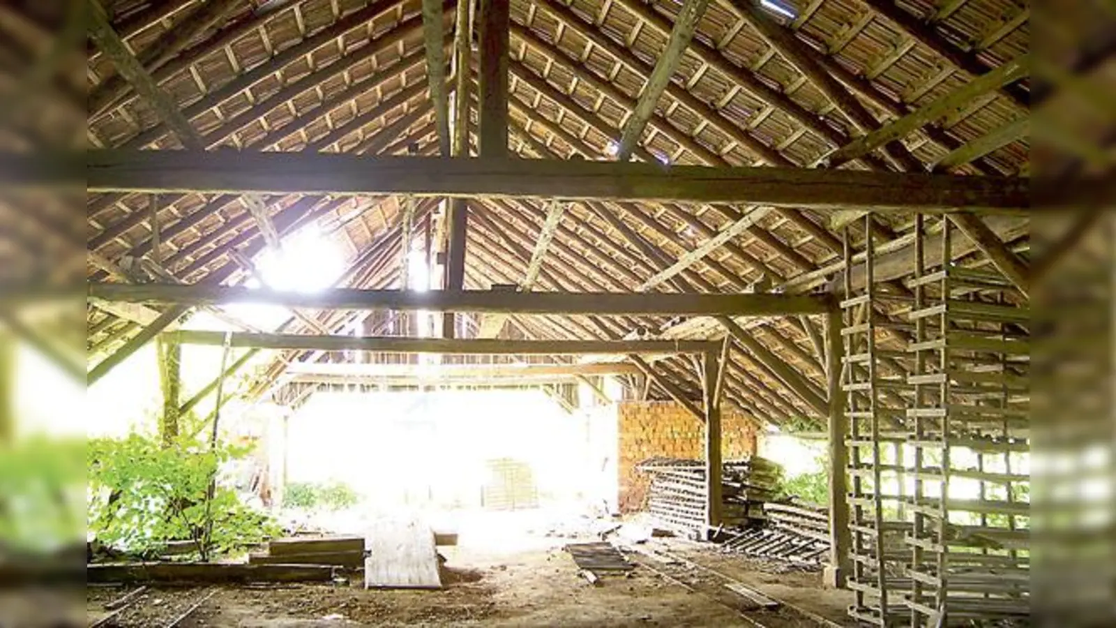 Dass dieser Stadel erhalten wird, darum kämpft der NordOstKultur-Verein schon lange.  (Foto: VA)