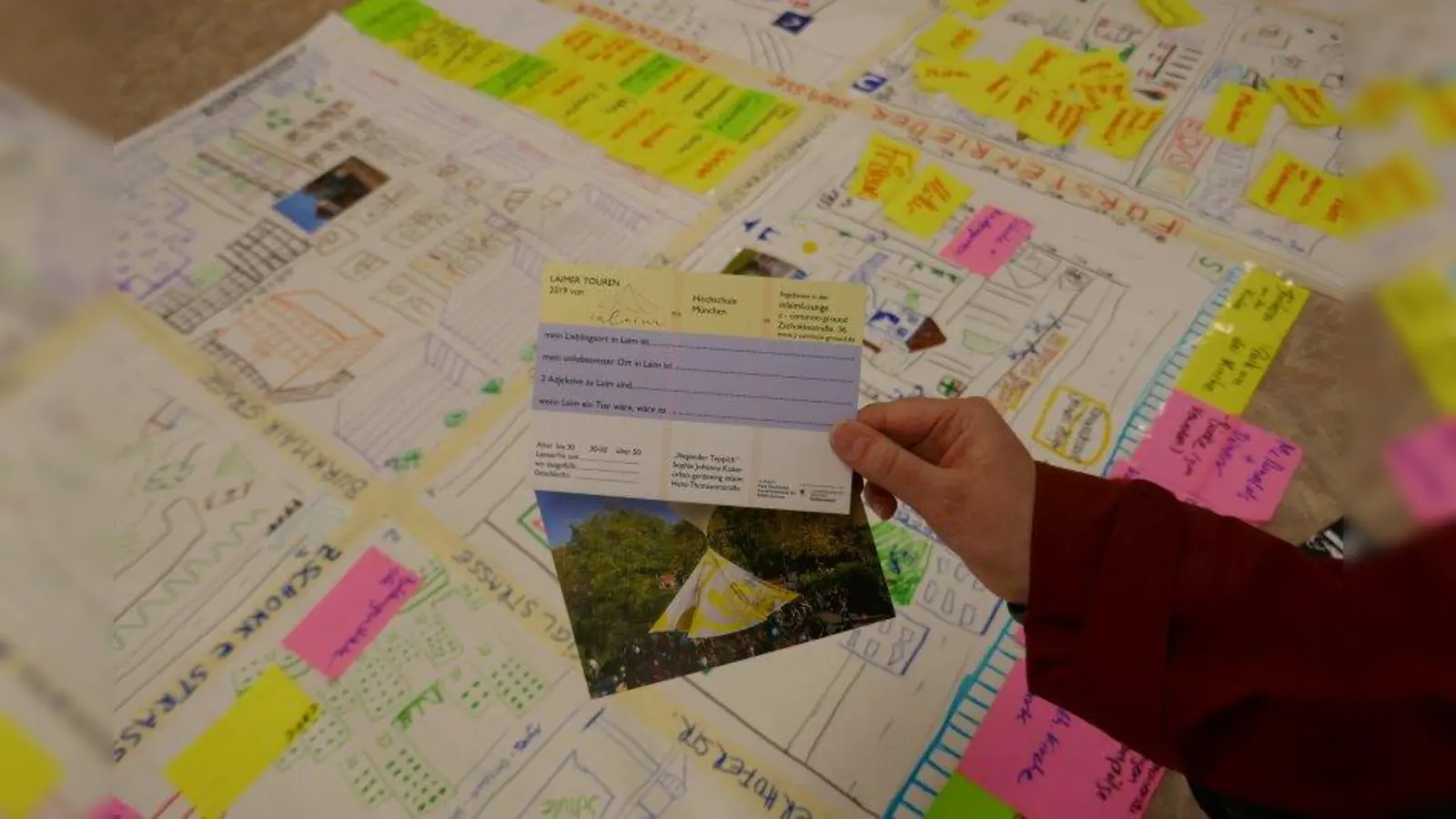 Mit dem Projekt „Laimer Touren“ der Initiative „inlaim“ entsteht auf Grundlage einer groß angelegten Bürgerbefragung ein subjektiver Plan von Laim, der u.a. Auskunft über liebsame und unliebsame Orte im Stadtteil geben wird. (Foto: Stockdreher/ inlaim)