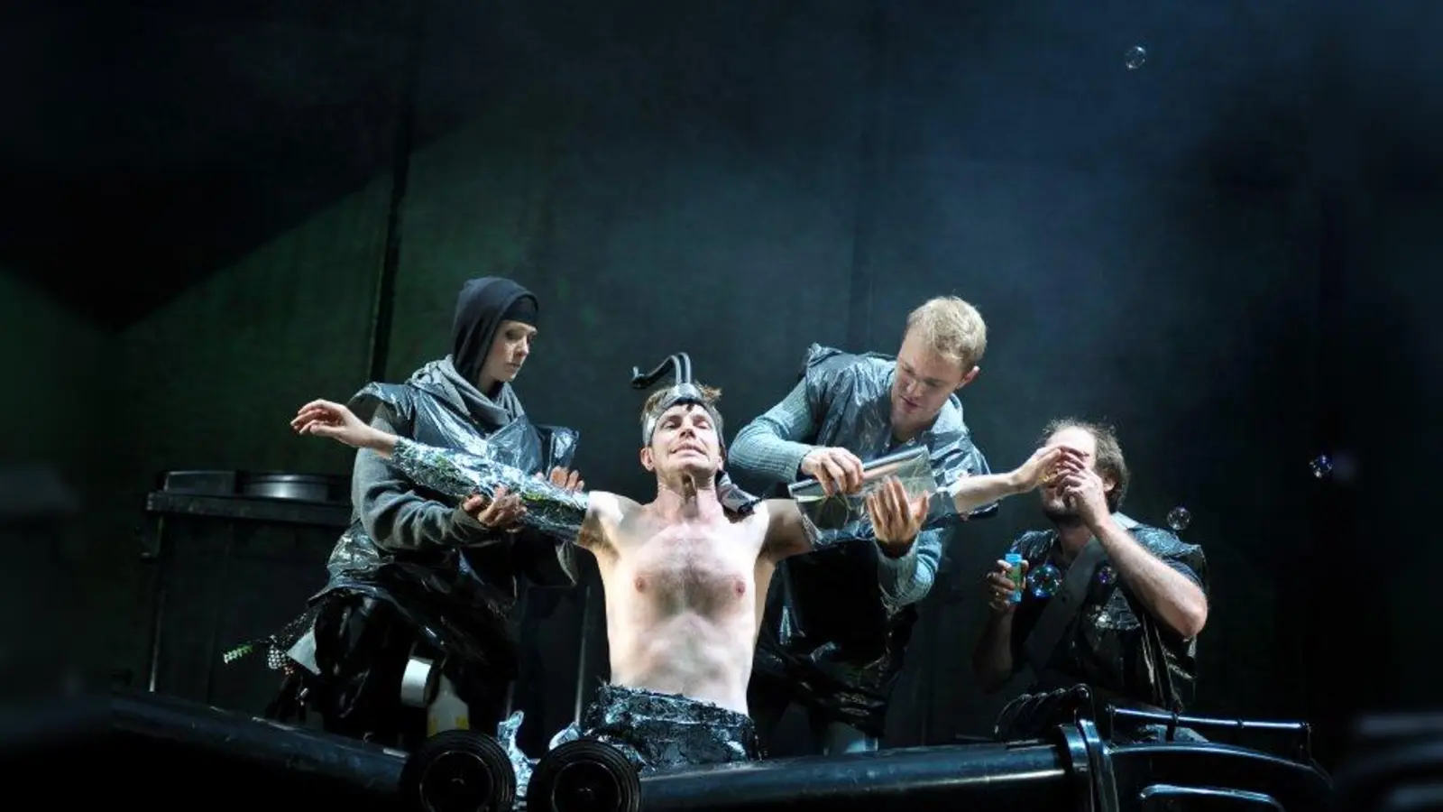 Die Besetzung (v.l.n.r.): Joanna Kapsch, Paul Grill, Max Wagner und Jean-Luc Bubert. (Foto: pi)