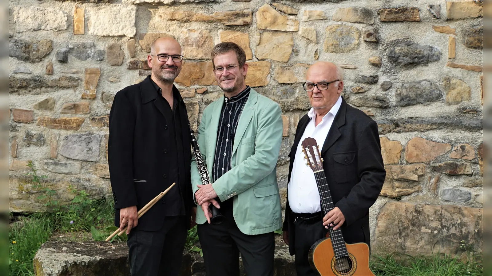 Beim SommerHofKonzert wird das Münchner Klezmer Trio aufspielen. (Foto: MKT)