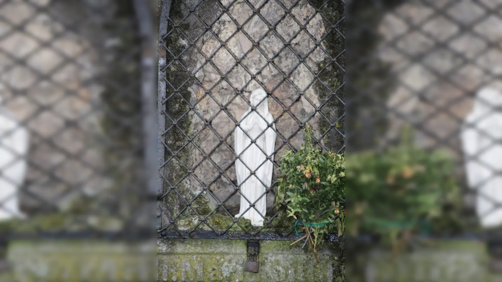 Nach dieser Marienfigur suchen wir heute. Sie befindet sich nicht direkt im Weilheimer Kern, sondern etwas südlich davon. Wer weiß, wo sie zu finden ist? (Foto: mka)