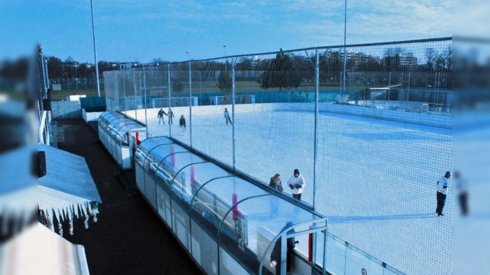 Schlittschuhläufer können vormittags ungestört ihre Runden im Eis- und Funsportzentrum West an der Agnes-Bernauer-Straße drehen. Am Nachmittag und Abend geht es quirliger zu. Bis zum 9. März dauert die Wintersaison noch an. (Foto: US)