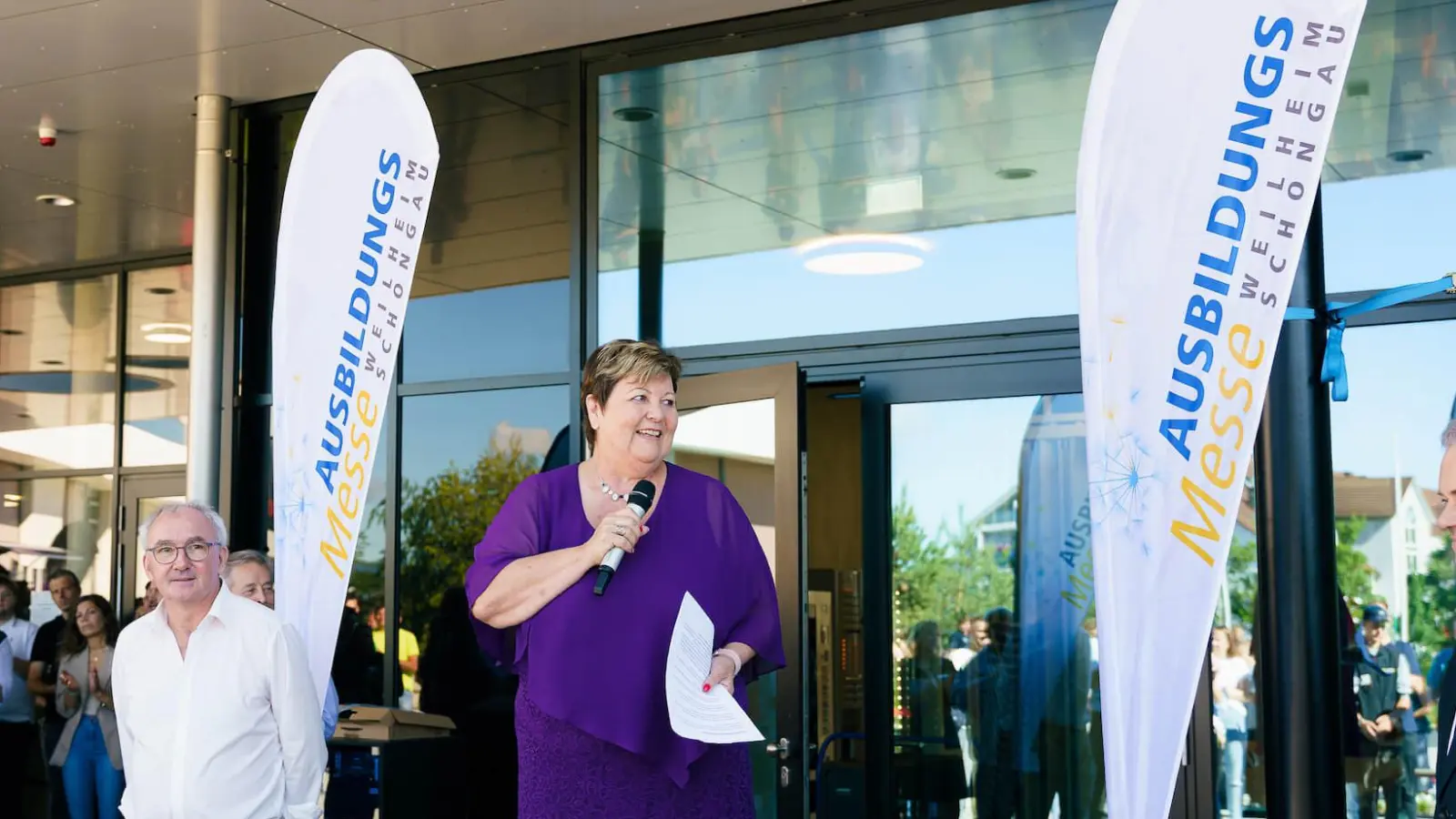 Landrätin Andrea Jochner-Weiß und Schulleiter Knut Seelos bei der Eröffnung der letztjährigen Ausbildungsmesse. (Foto: Kreisentwicklung/LRA)