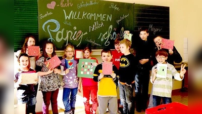 Die Kinder haben bei der Projektwoche sogar ihr eigenes Papier hergestellt. 	 (Foto: privat)