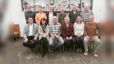Die neue Vorstandschaft des FC Phönix Schleißheim freut sich auf ein erfolgreiches Jahr 2024.  (Foto: FC Phönix)