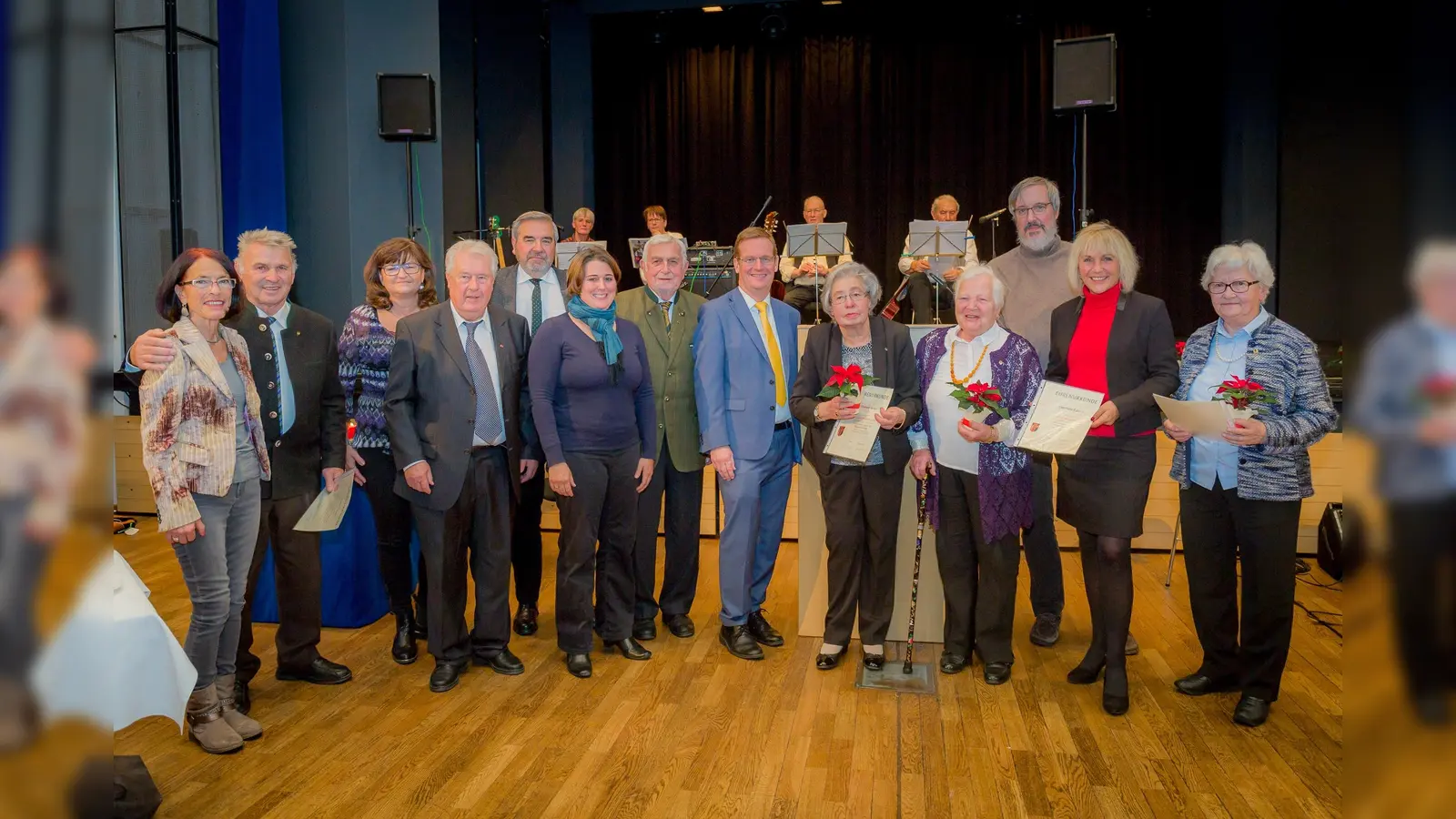 Für 10 Jahre wurde Elisabeth Müller geehrt, für 25 Jahre Anneliese Eggerer und Hubert Gius und für ganze 45 Jahre durfte Lieselott Willerer die Glückwünsche entgegennehmen.  (Foto: VA)