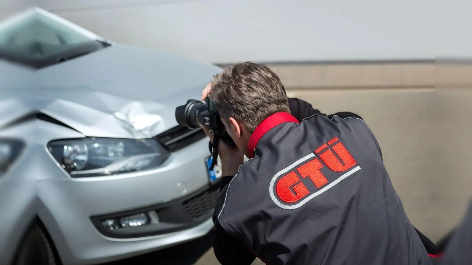 Da wird man wegen einer Beule gleich tiefer in den Geldbeutel greifen müssen: Die Reparaturkosten werden heuer voraussichtlich stark steigen.  (F.: Autoren-Union Mobilität/GTÜ)