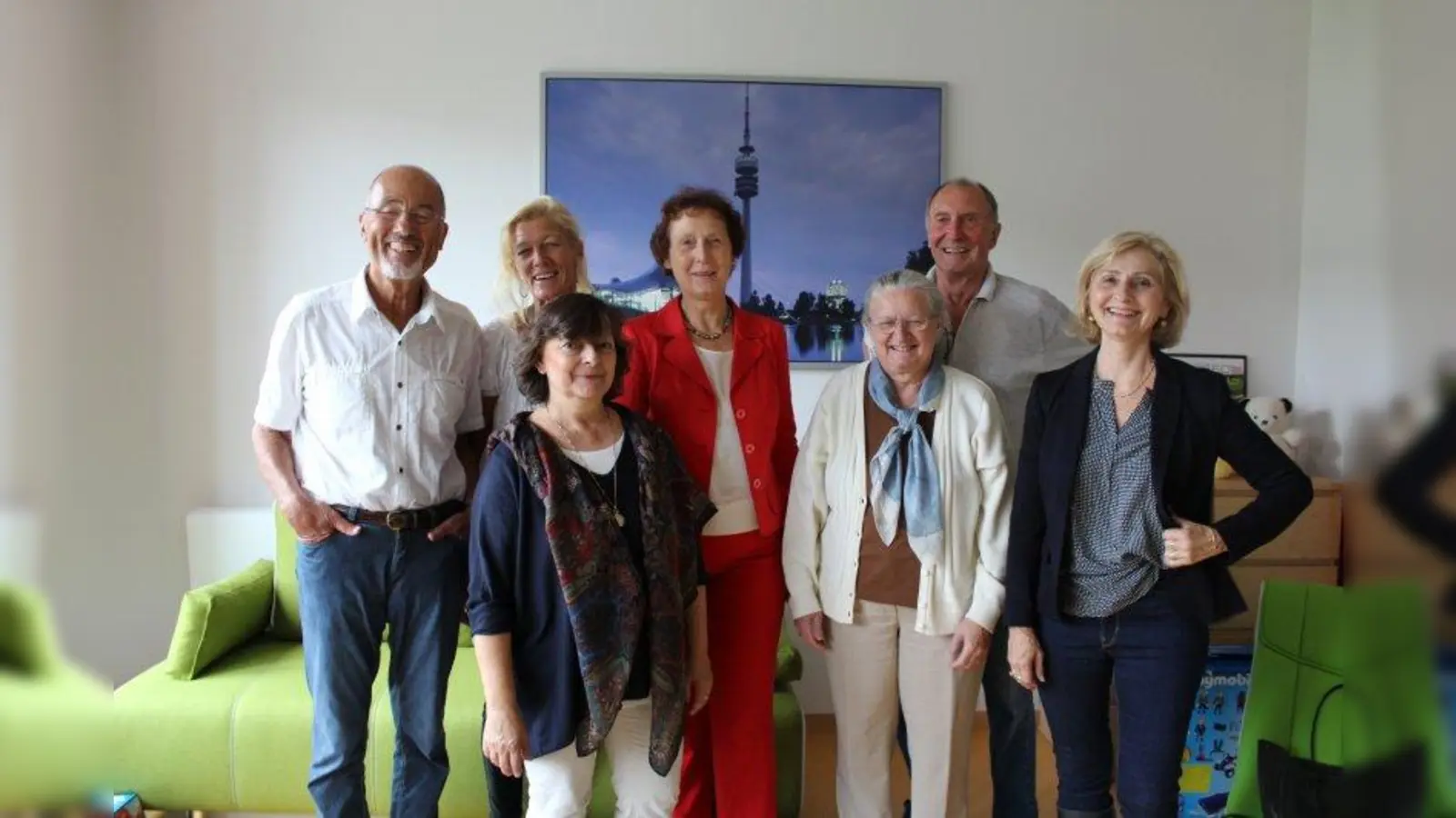 Freuen sich auf den Kultur- und Spielpfad Untermenzing (v.l.): Walter Demmel, Andrea Meindl, Gaby Günzel, Christine Lamkewitz, Margarethe Merk, Hans Peter Fischer und Ingrid Haussmann. (Foto: sb)