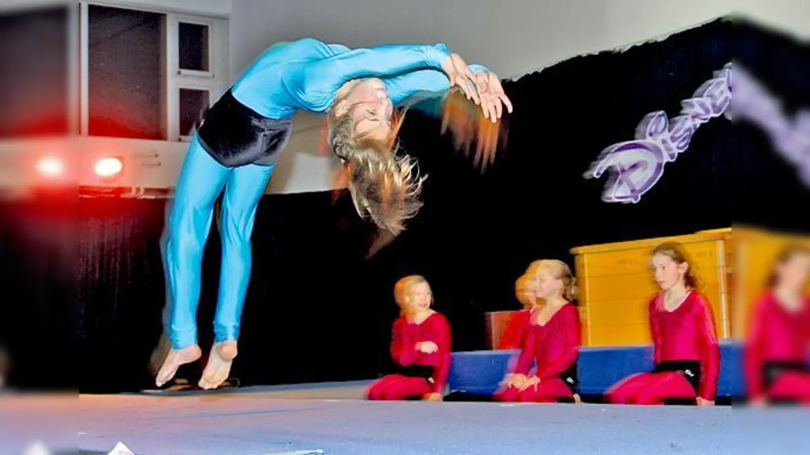 Aus der Turnshow »Best of last years« der TS Jahn Meisterturnerinnen.	 (Foto: Wolfgang Eberle)