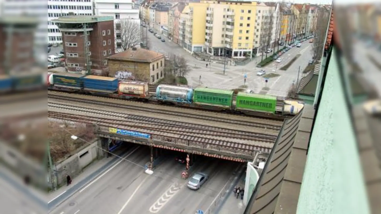 Die Lindwurmbrücke wartet seit Jahren auf ihre Sanierung. (Foto: job)