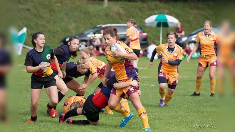 Unterföhring hat eines der wenigen Damenrugby-Teams im Großraum München. Der Sport fristet in Deutschland noch ein Nischendaschein, wird aber immer beliebter. (Foto: Verein)