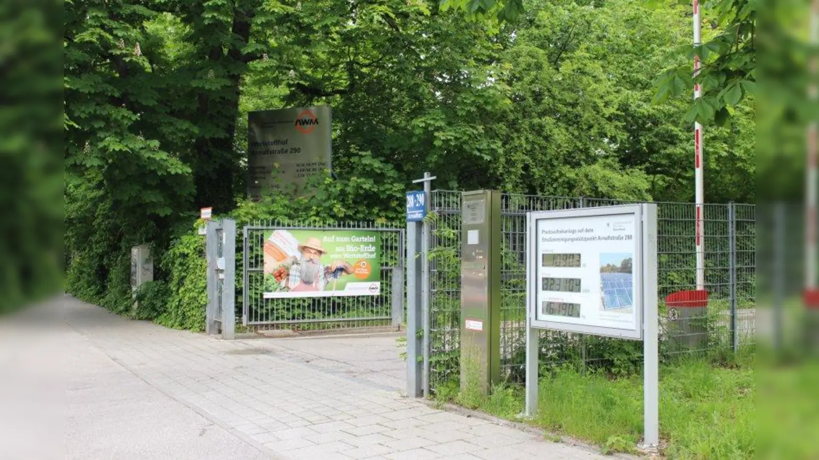 Wieder geöffnet: Der Wertstoffhof in der Arnulfstraße 290. (Foto: sb)