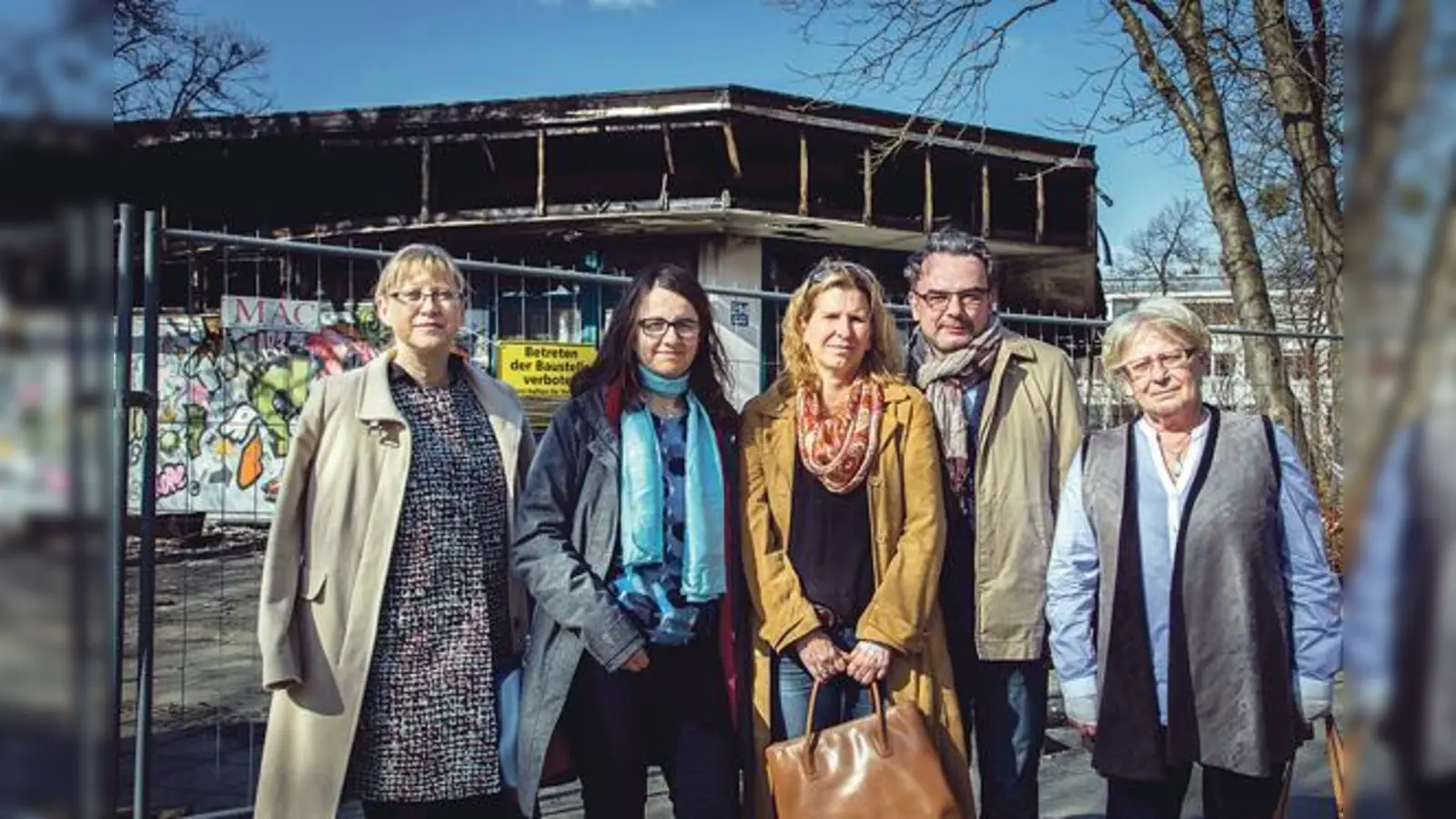 Gedrückte Stimmung: Auch bei der Stadträtin und Geschäftsführerin des Pelkovenschlössls Julia Schönfeld-Knor (mitte).	 (Foto: SPD)
