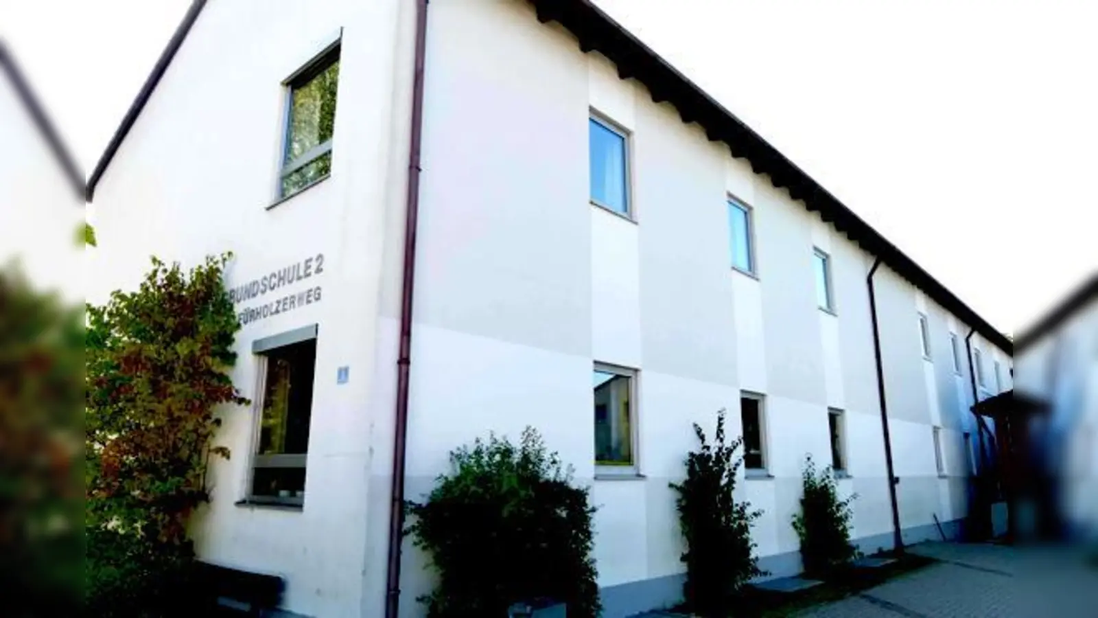 Die neue Grundschule wird erst im Herbst 2015 fertig gestellt. 	 (Foto: bb)