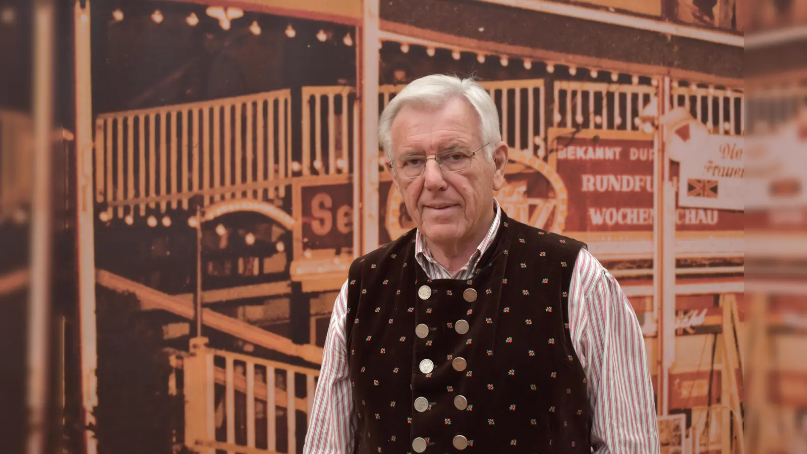 Durch den musikalisch-traditionalen Abend führt Bayern-Experte Gerhard Holz. (Foto: Daniel Mielcarek)